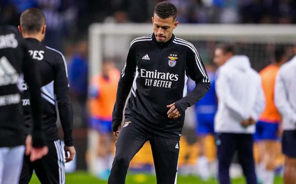 Quem é João Victor, zagueiro disputado por Botafogo e Internacional?