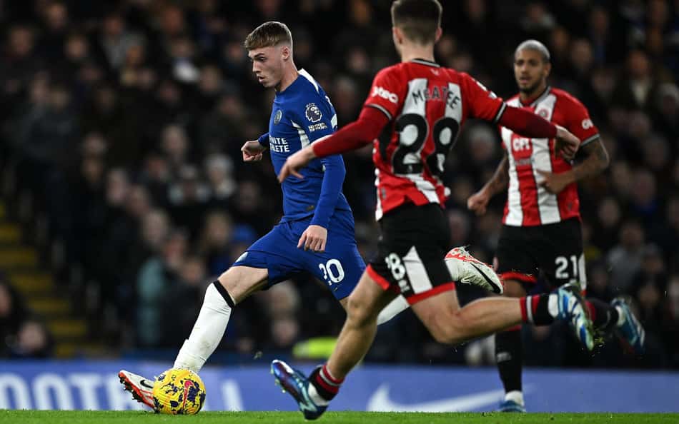 Chelsea bate o lanterna e volta a vencer pela Premier League
