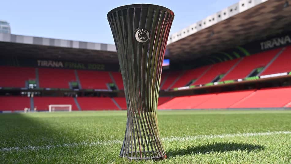 Conference-League-troféu