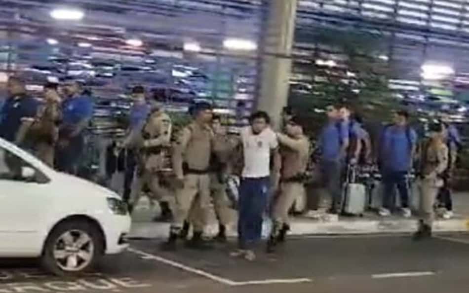 Confusão e tiros no desembarque do Bahia em Salvador