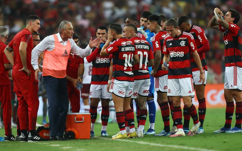 Torcedores do Flamengo perdem a paciência com titular: 'Fraco e horrível'