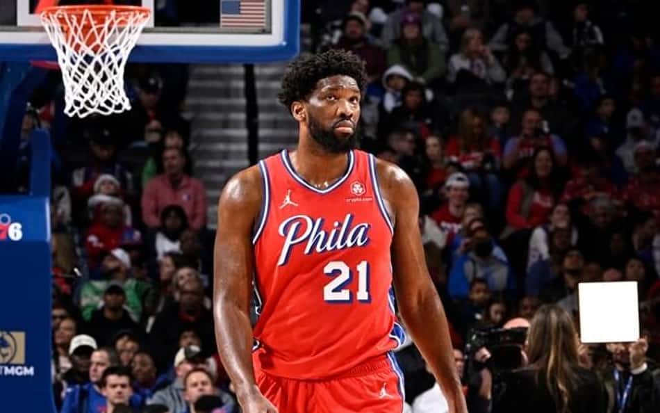 Joel Embiid iguala marca histórica de Kareem Abdul-Jabbar