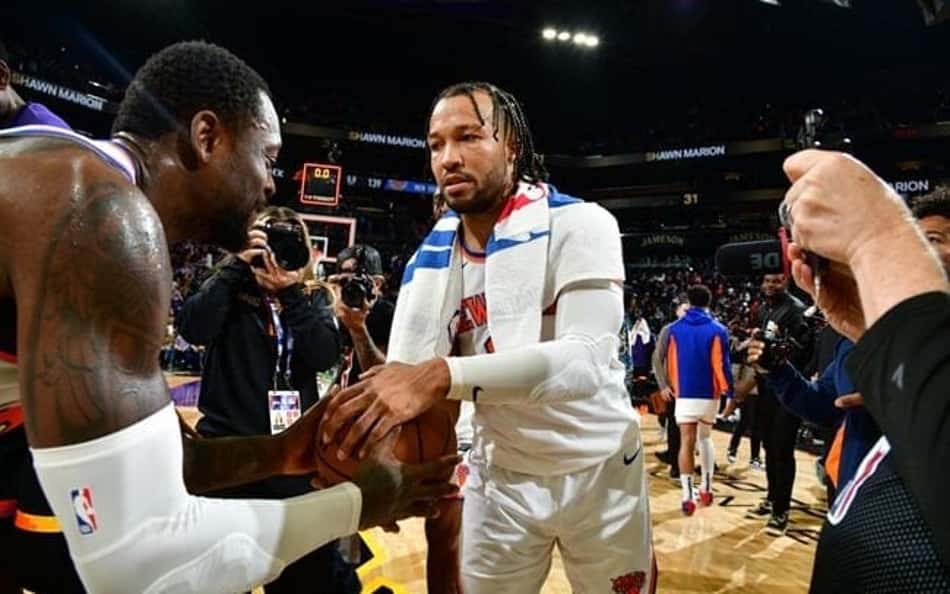 Jalen Brunson anota 50 e Randle faz piada com Antetokounmpo