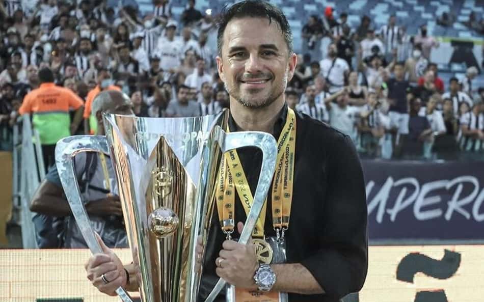 Presidente do Corinthians promete executivo com 'características inovadoras' após recusa de Rodrigo Caetano