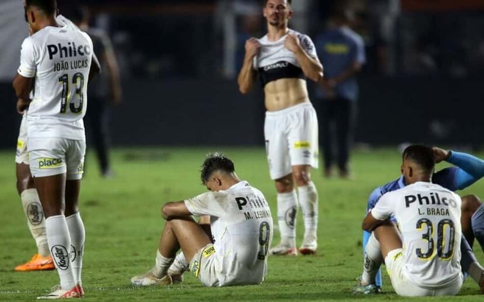 Gigante argentino zomba da queda do Santos: 'Pode chorar'