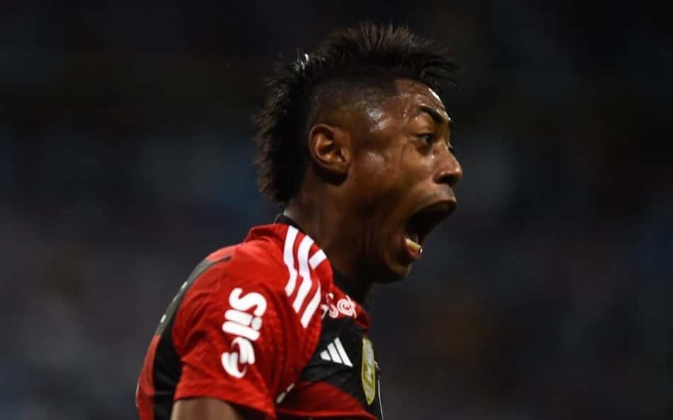 Flamengo renova com Bruno Henrique por três anos