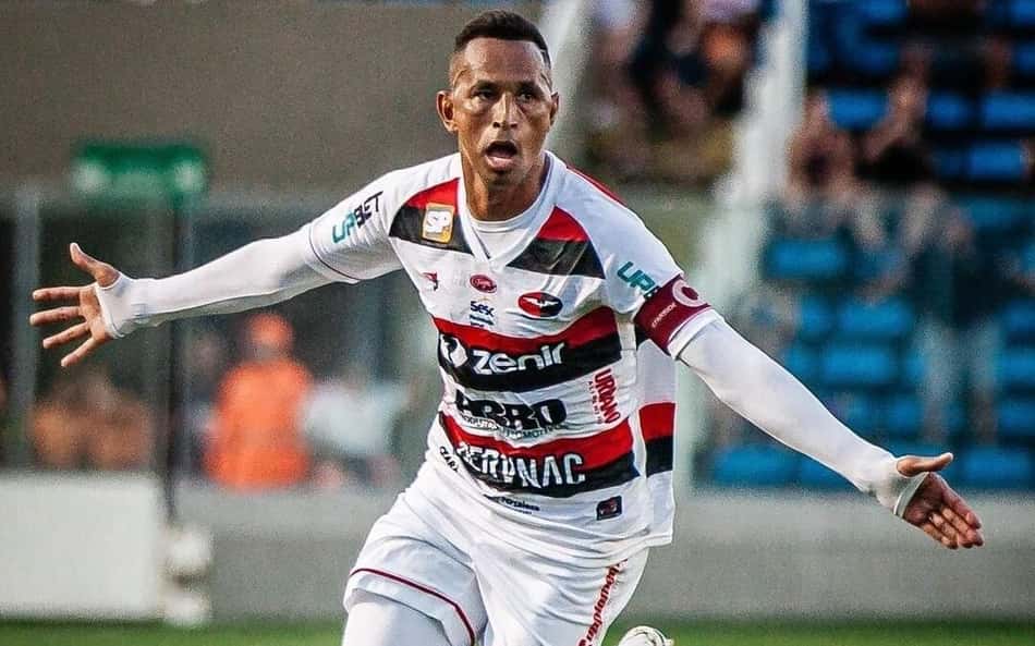 Ciel ganha prêmio de melhor jogador do futebol cearense