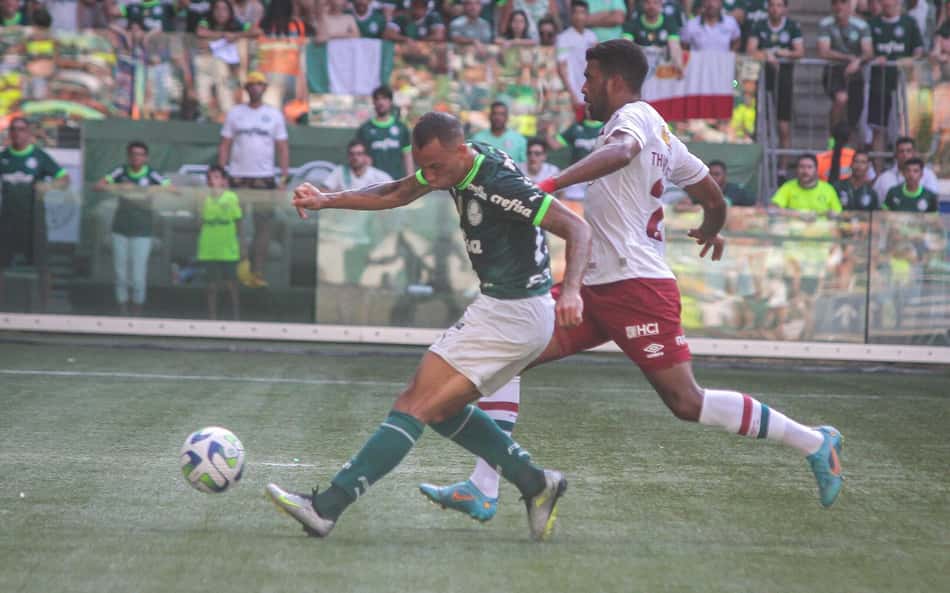 Palmeiras vence Fluminense e praticamente garante o título do Brasileirão