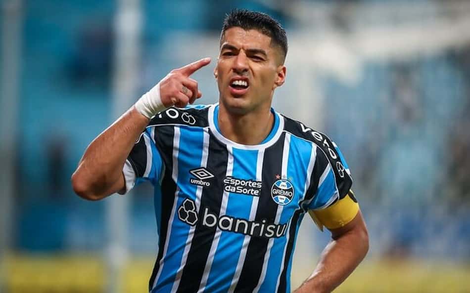 De Suárez a Soares: quem são os 'xarás' do craque que vão ficar no Brasil