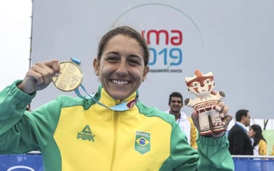 Triatleta Luisa Baptista, vítima de atropelamento, é transferida para o Hospital das Clínicas de SP