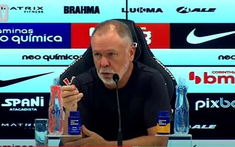 Mano Menezes reconhece erros do Corinthians em derrota: 'Achei o Internacional mais lúcido'
