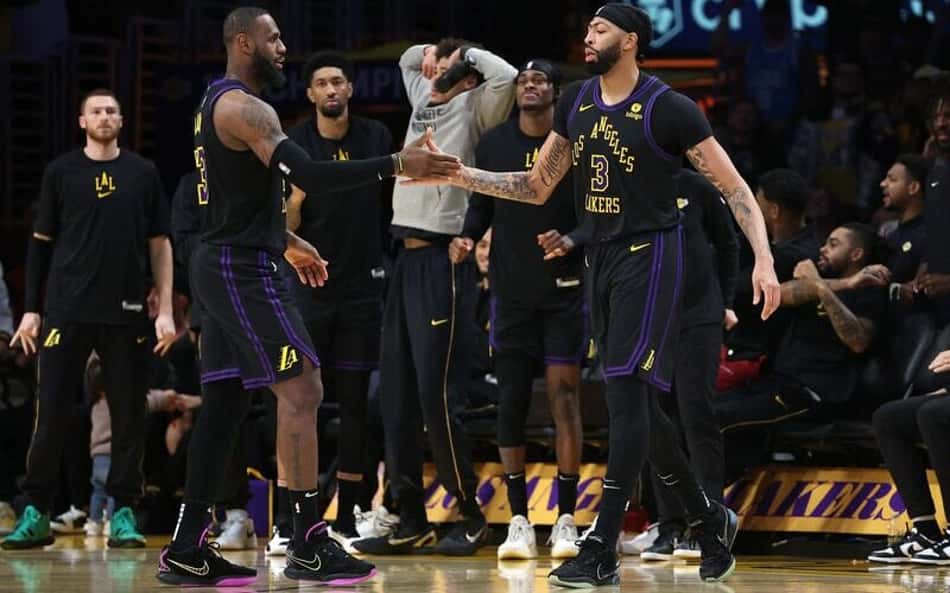 LeBron e Davis lideram e Lakers bate Thunder