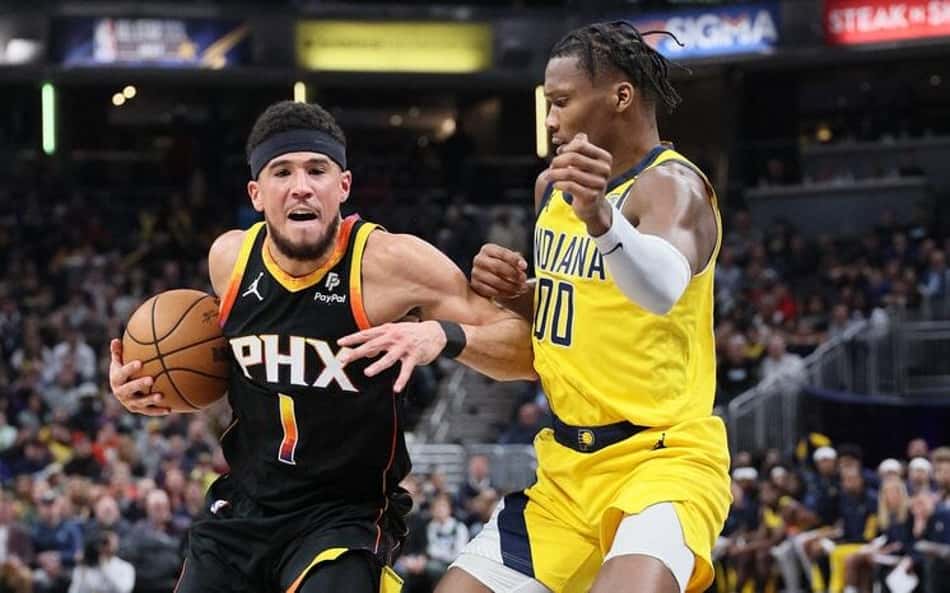 Devin Booker anota 62, mas Suns "emperra" no fim contra Pacers