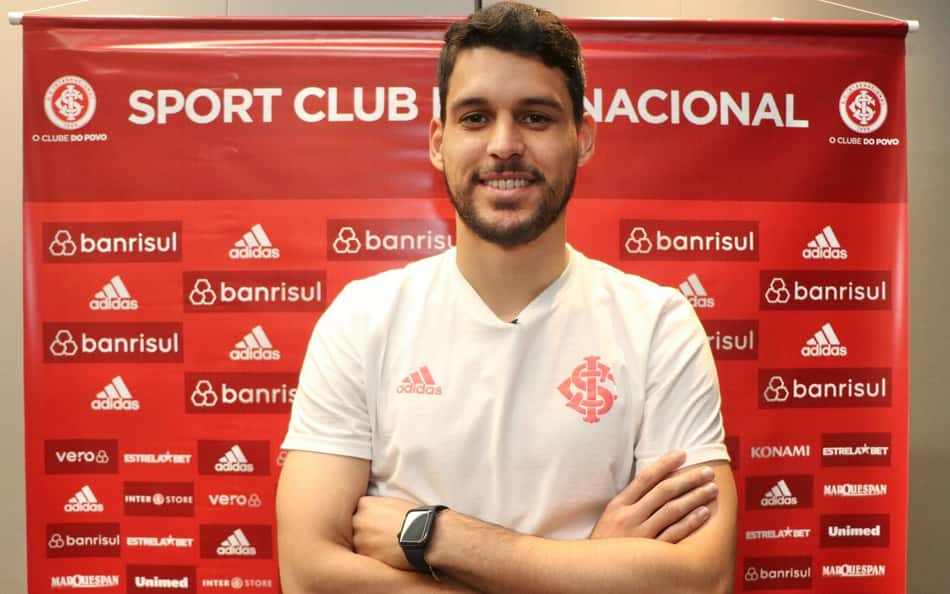 Vasco entra em acordo com o Internacional e acerta empréstimo do goleiro Keiller