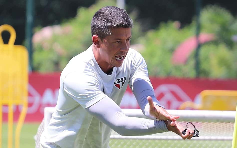 Conversas entre Carpini e Dorival aliviam temor por "quebra" no planejamento do São Paulo
