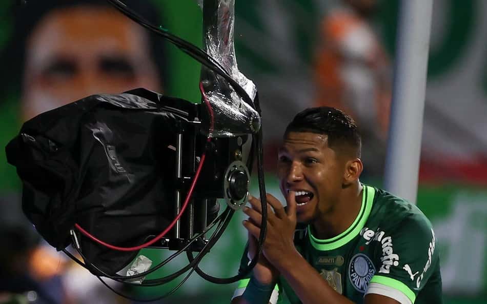 Rony volta a marcar depois de dois meses e ganha elogio no Palmeiras: 'Ele é isso!'