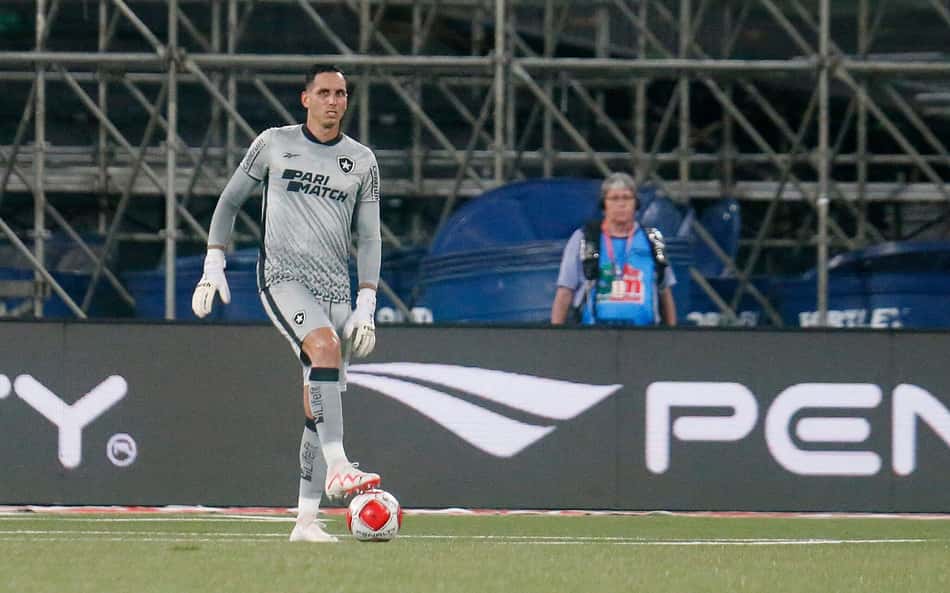 Gatito lamenta chances perdidas em empate do Botafogo e avisa: 'Estamos ainda ajustando'