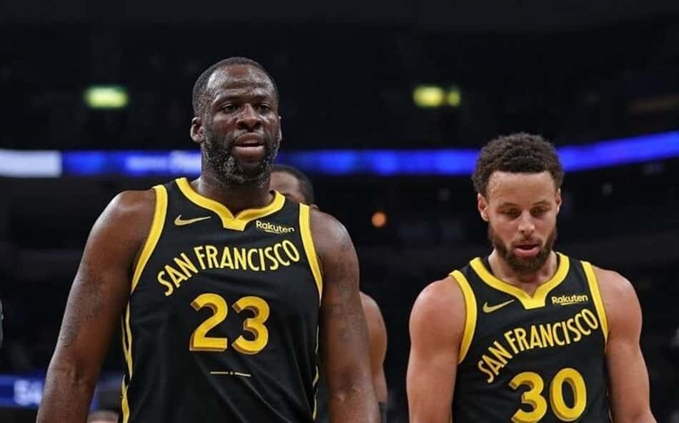 Draymond-Green-Stephen-Curry-aspect-ratio-512-320