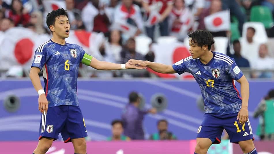 Japao-comemorando-gol