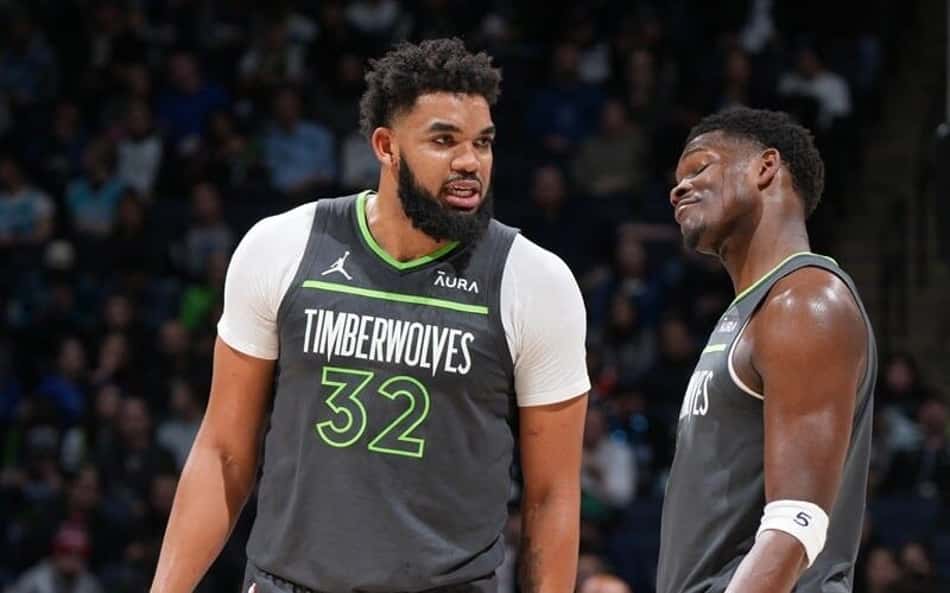 Karl-Anthony Towns faz 62 pontos, mas Chris Finch critica foco