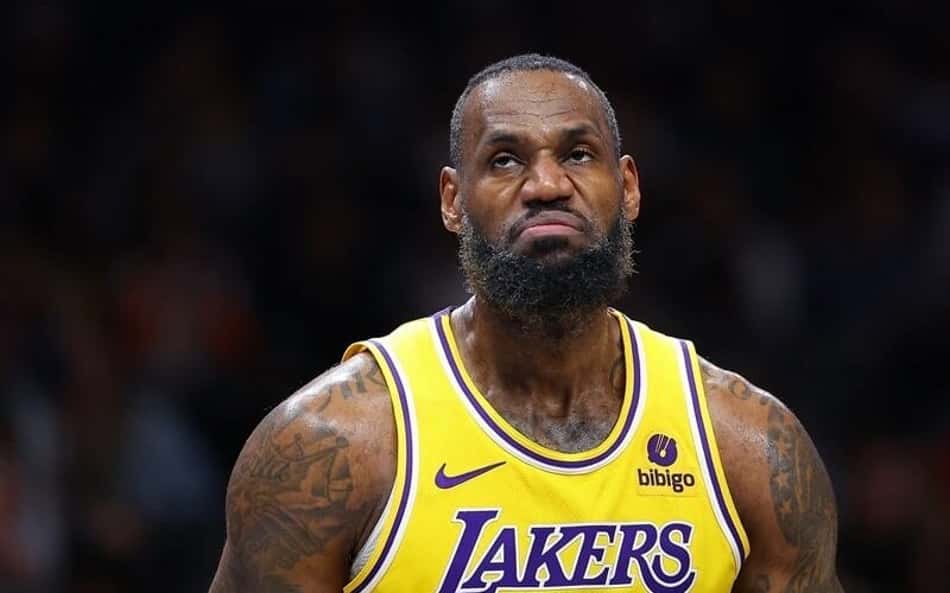 LeBron-James-4-aspect-ratio-512-320
