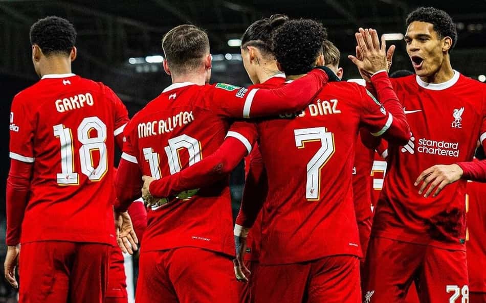 Liverpool sofre empate do Fulham, mas se garante na decisão da Copa da Liga Inglesa