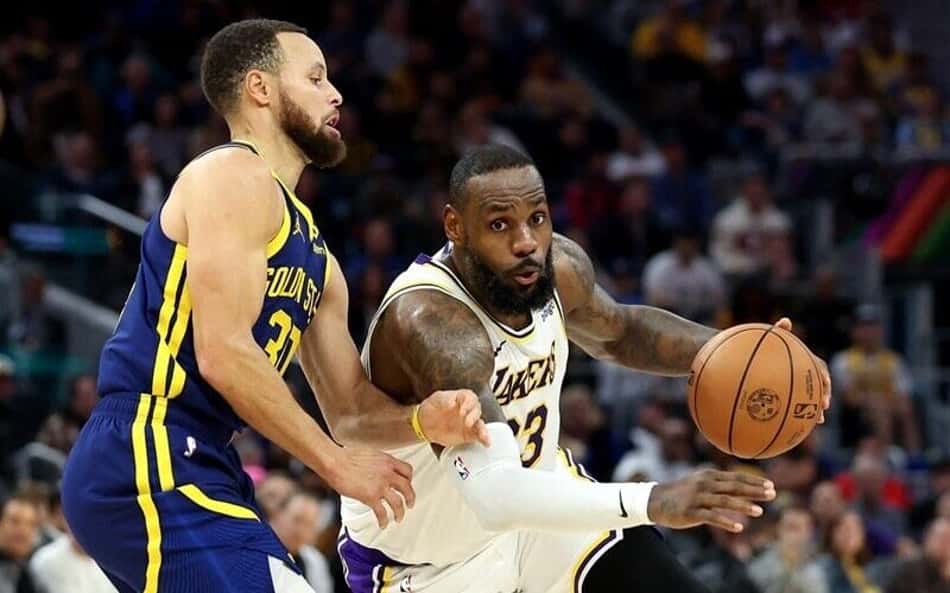 LeBron James decide e Lakers bate Warriors após duas prorrogações