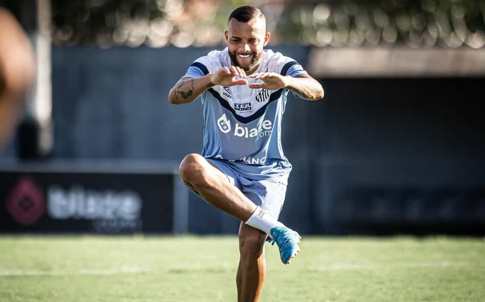 Ex-Fortaleza, Guilherme revela ambiente da Vila Belmiro no rebaixamento do Santos