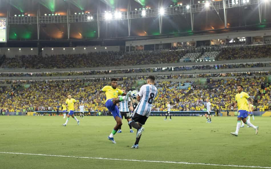 Brasil e Argentina são punidos pela Fifa por briga em partida no Maracanã