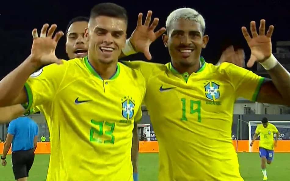 Gabriel Pec é Fluminense? Torcedores especulam time do ex-Vasco após comemoração com John Kennedy