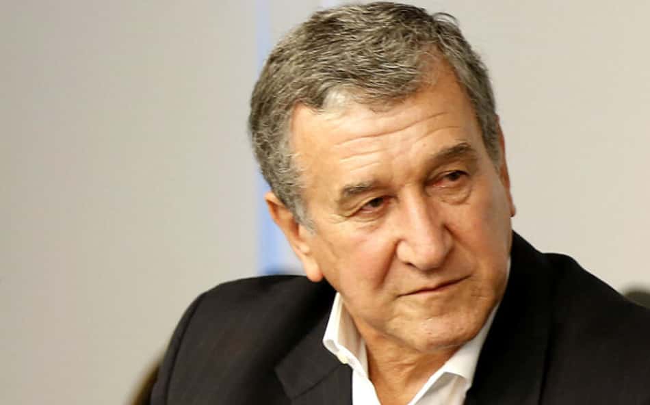 Carlos Alberto Parreira está em tratamento de um linfoma e reage bem à quimioterapia, diz CBF