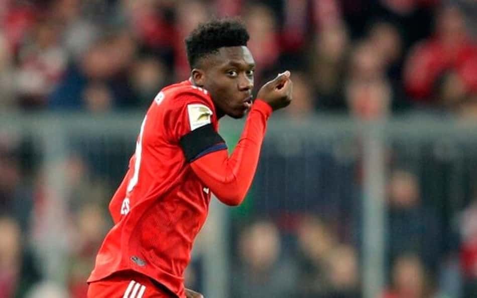 Alphonso Davies rebate acusações de 'corpo mole' e quebra o silêncio sobre ida ao Real Madrid