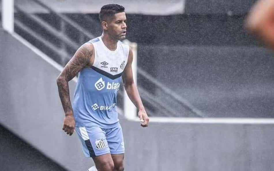 Disputado por clubes da Série A, Aderlan explica escolha pelo Santos