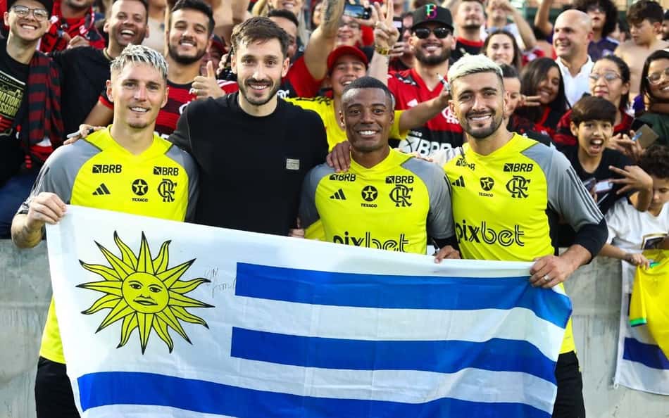 Viña fala sobre estreia no Flamengo: 'Esperando a hora para estar no Maracanã'
