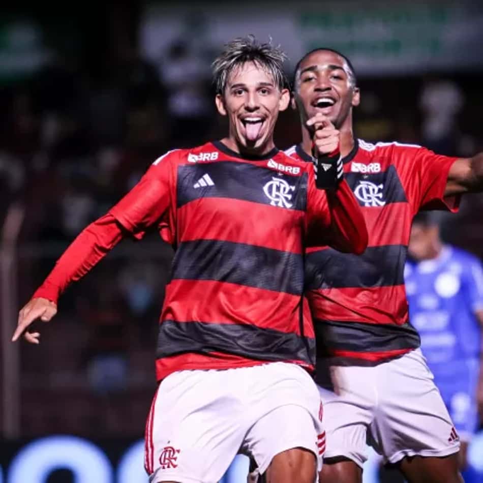 werton-do-flamengo-comemora-apos-marcar-contra-o-sao-bento-na-copinha-1704762302087_v2_450x450.jpg (1)