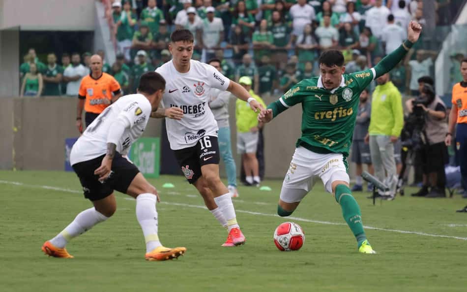 Ídolo do Corinthians provoca Palmeiras após dérbi: '51 é pinga, seus sem Mundial'