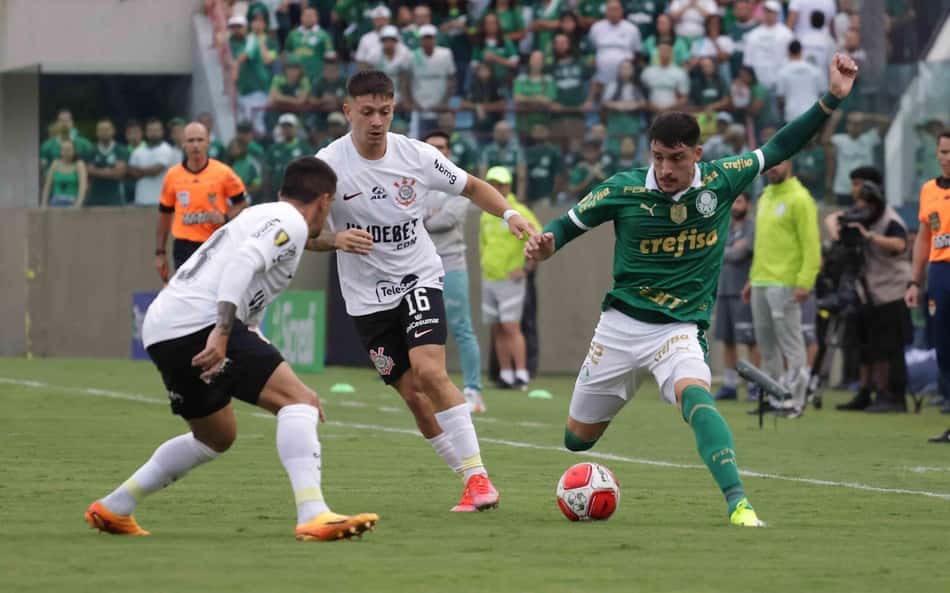Internet vai à loucura com empate do Corinthians: 'Entrará para a história'