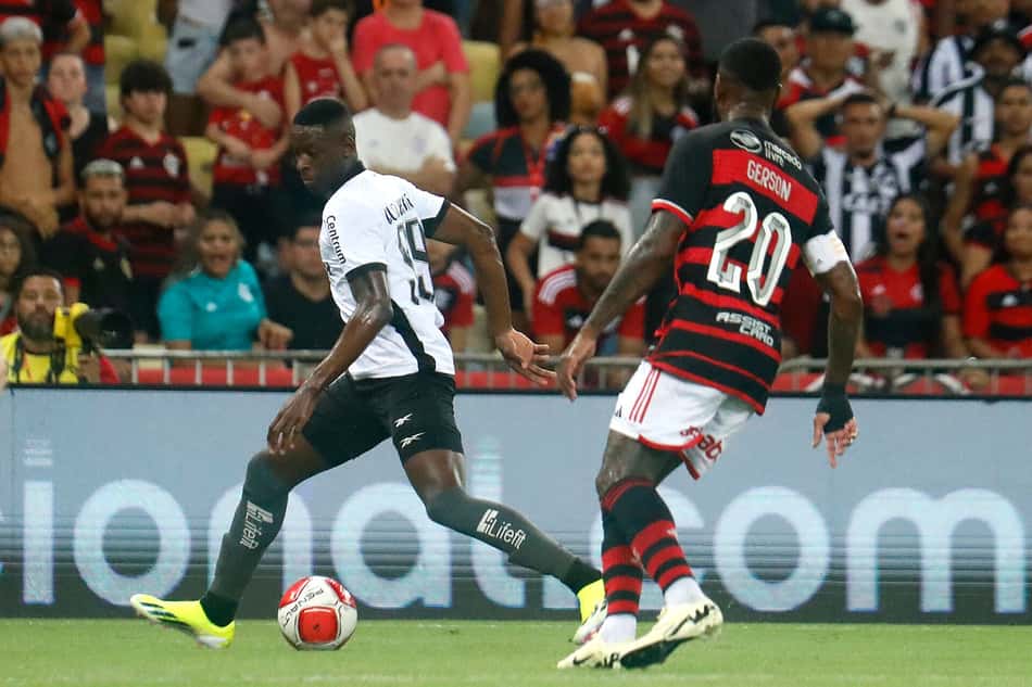 Luiz Henrique em Flamengo x Botafogo (Foto: Vitor Silva/Botafogo)