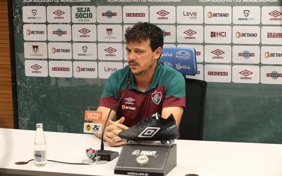 Fernando Diniz revela estado de Marcelo e vê erro claro contra o Fluminense: 'Jogo manchado'