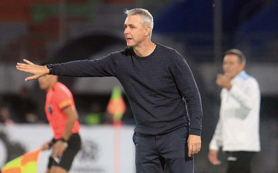 Botafogo anuncia a demissão de Tiago Nunes