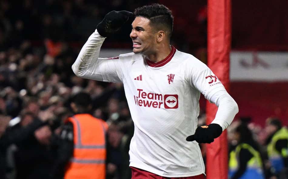 Casemiro livra Manchester United do sufoco na Copa da Inglaterra; veja o gol salvador do brasileiro