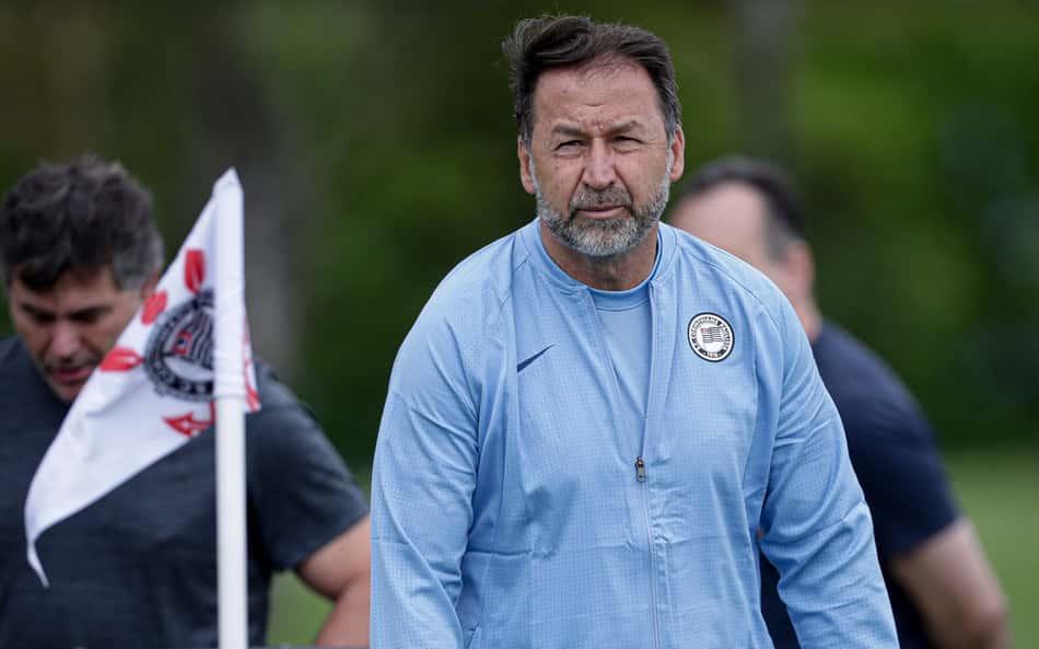 Mauro Cezar comenta nova declaração de Augusto Melo sobre Gabigol: 'Pataquada'
