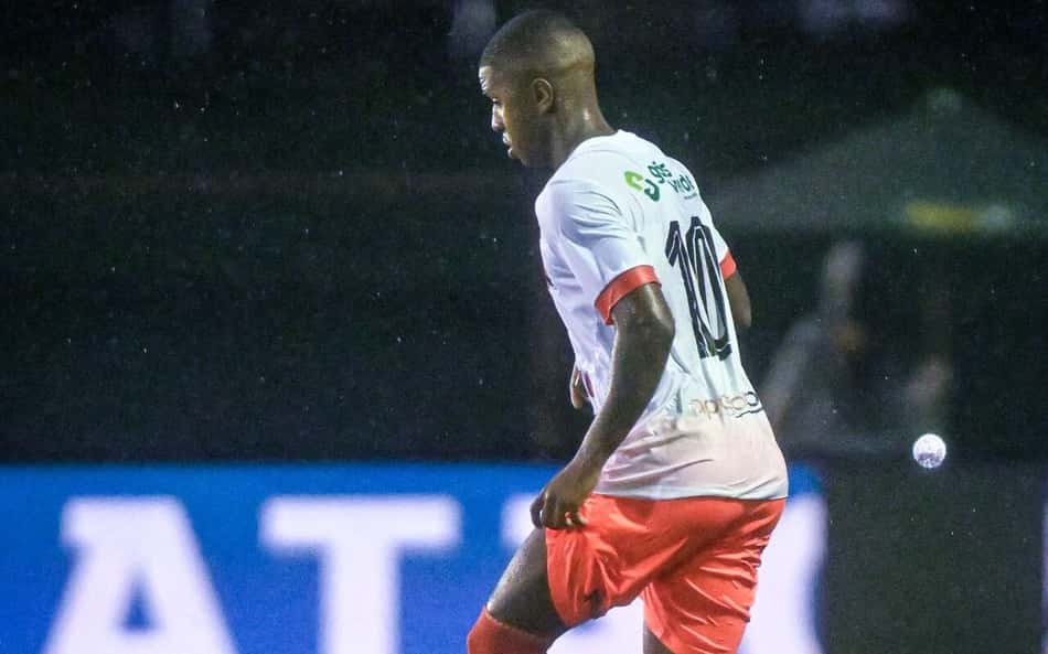 Bill, destaque do Nova Iguaçu, comemora vitória sobre o Vasco pelo Carioca: 'Eleva a moral da equipe'