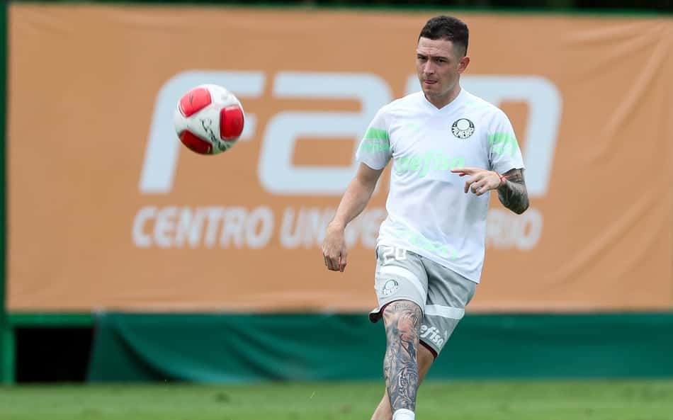 Nas graças da torcida, Aníbal Moreno celebra início no Palmeiras: 'Me sentindo bem!'