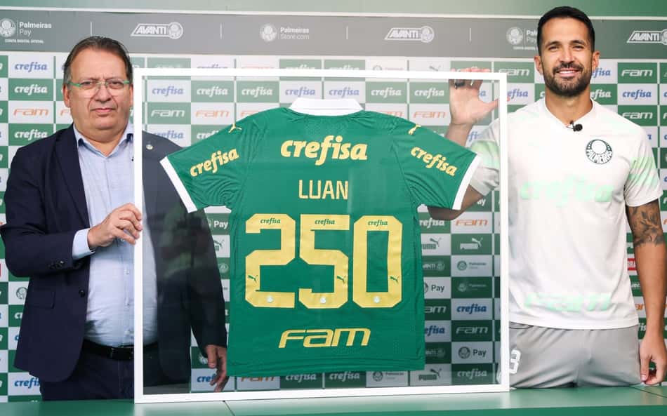 Luan celebra 250 jogos pelo Palmeiras: 'Somos apaixonados pelo o que vivemos aqui!'