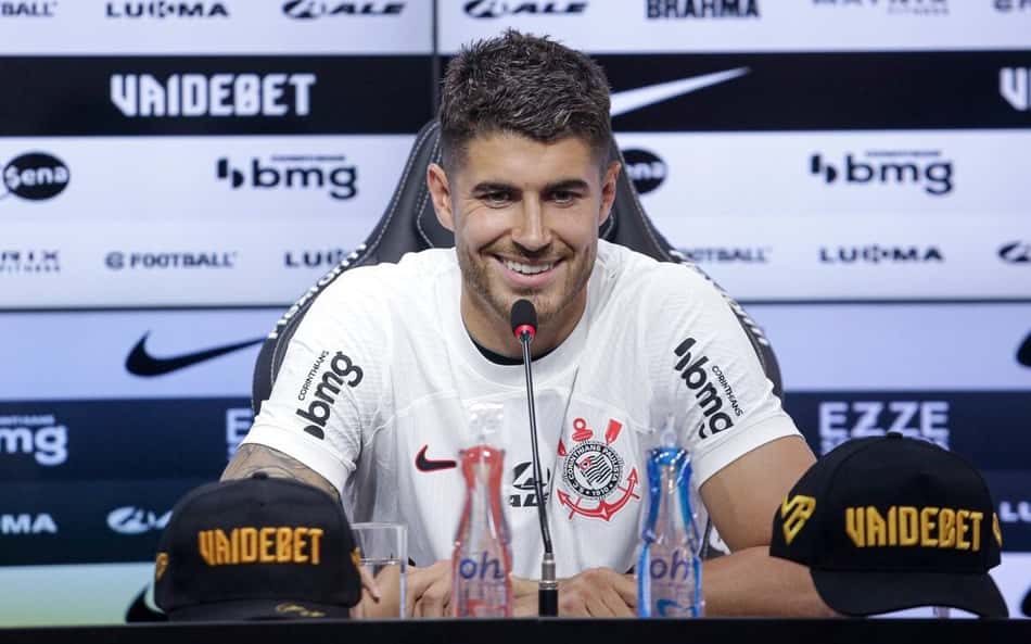 Pedro Raul revela ansiedade pelo acerto com o Corinthians e avisa: 'Chego no meu ápice mental e psicológico'