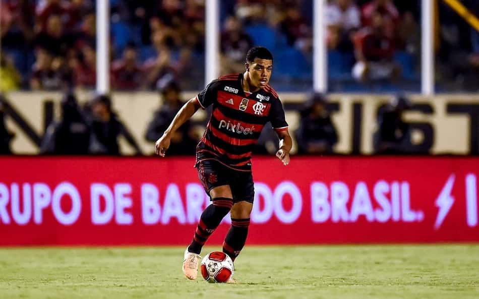 Saiba como o Flamengo trata a renovação de Igor Jesus, destaque no Carioca
