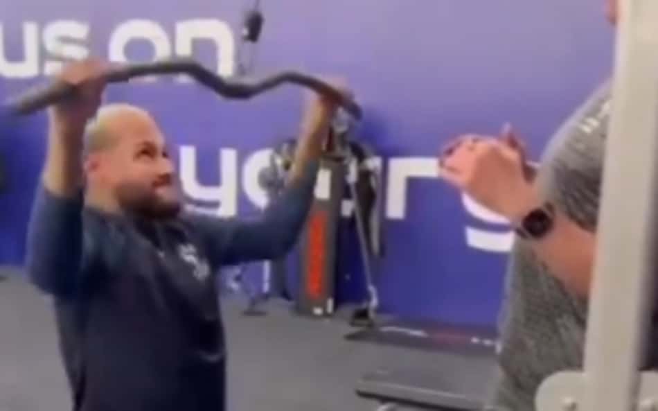 Neymar é criticado por vídeo fazendo musculação