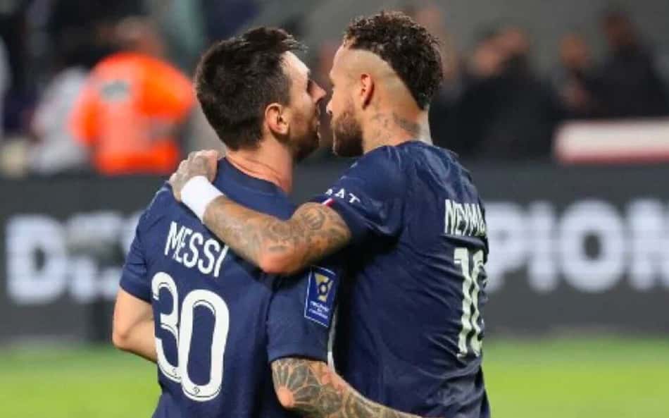 Neymar-e-Messi-comemorando-gol-juntos_Easy-Resize.com-1-aspect-ratio-512-320