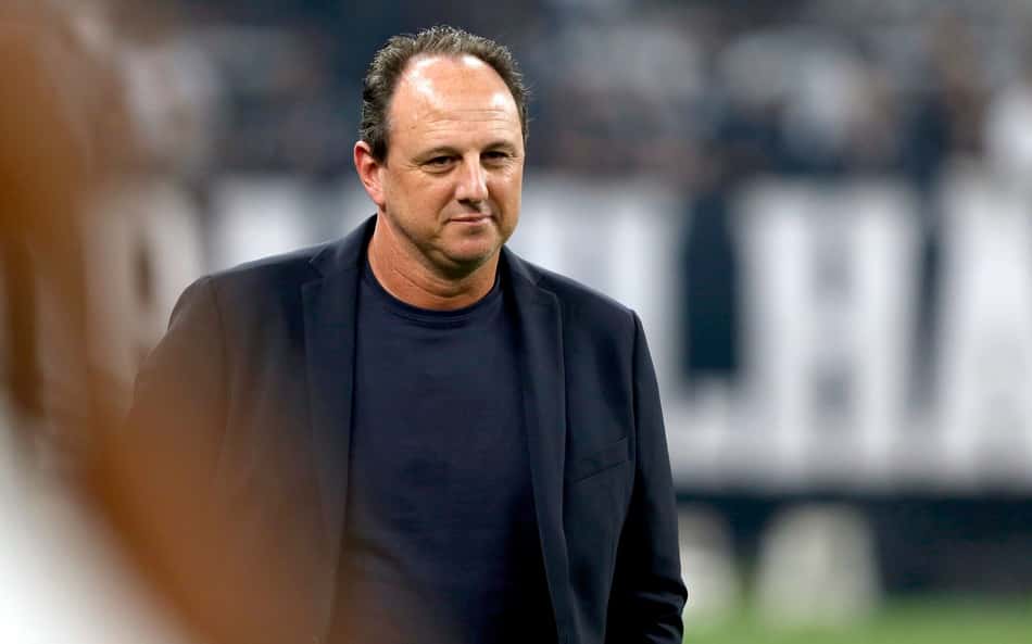 Web detona escolhas de Rogério Ceni em clássico do Bahia: 'Me chamem quando for demitido'